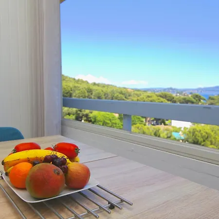 Apartment La Digue, 2 Chambres, Vue Et Piscine La Seyne-sur-Mer